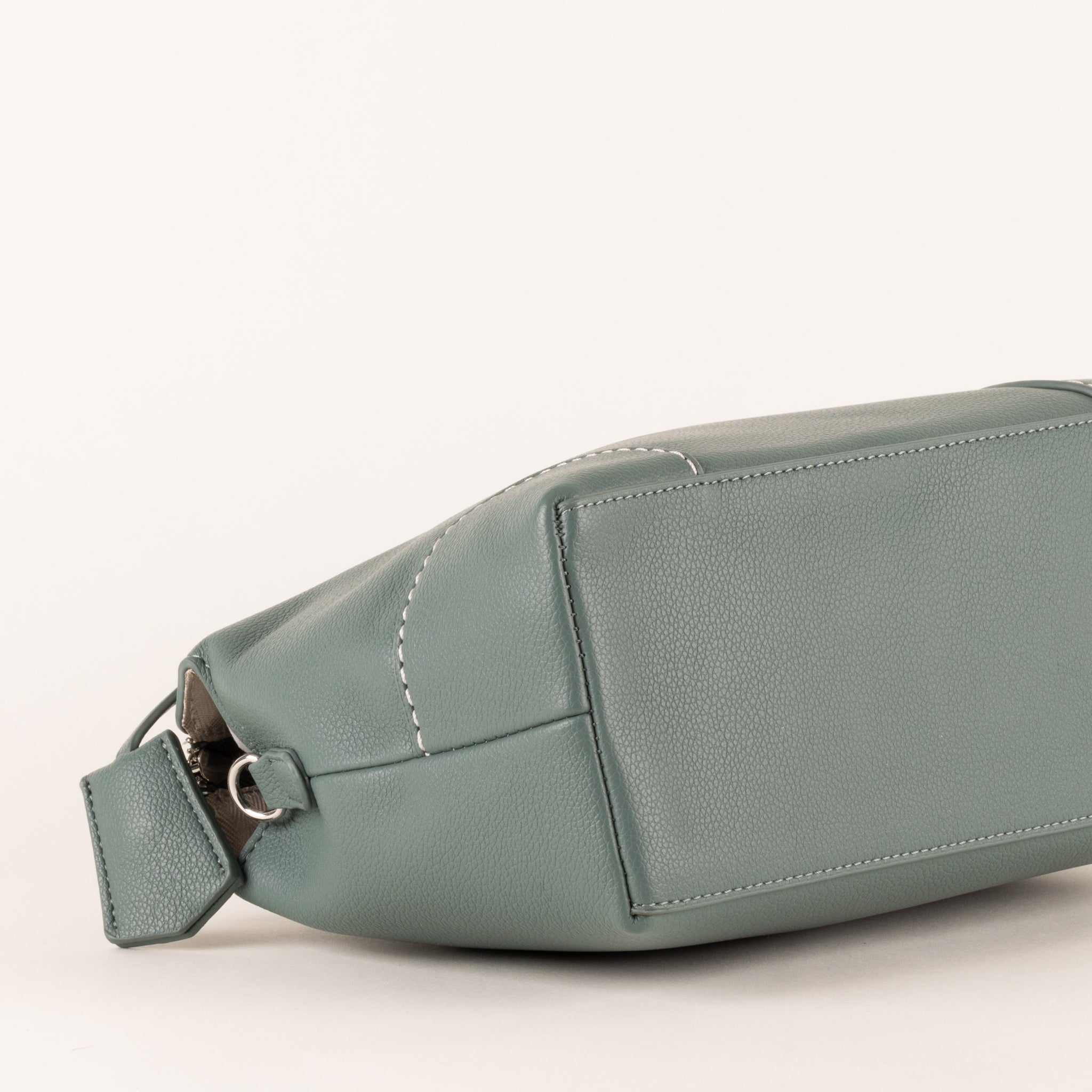 Brecon Hand Back 30 - Green