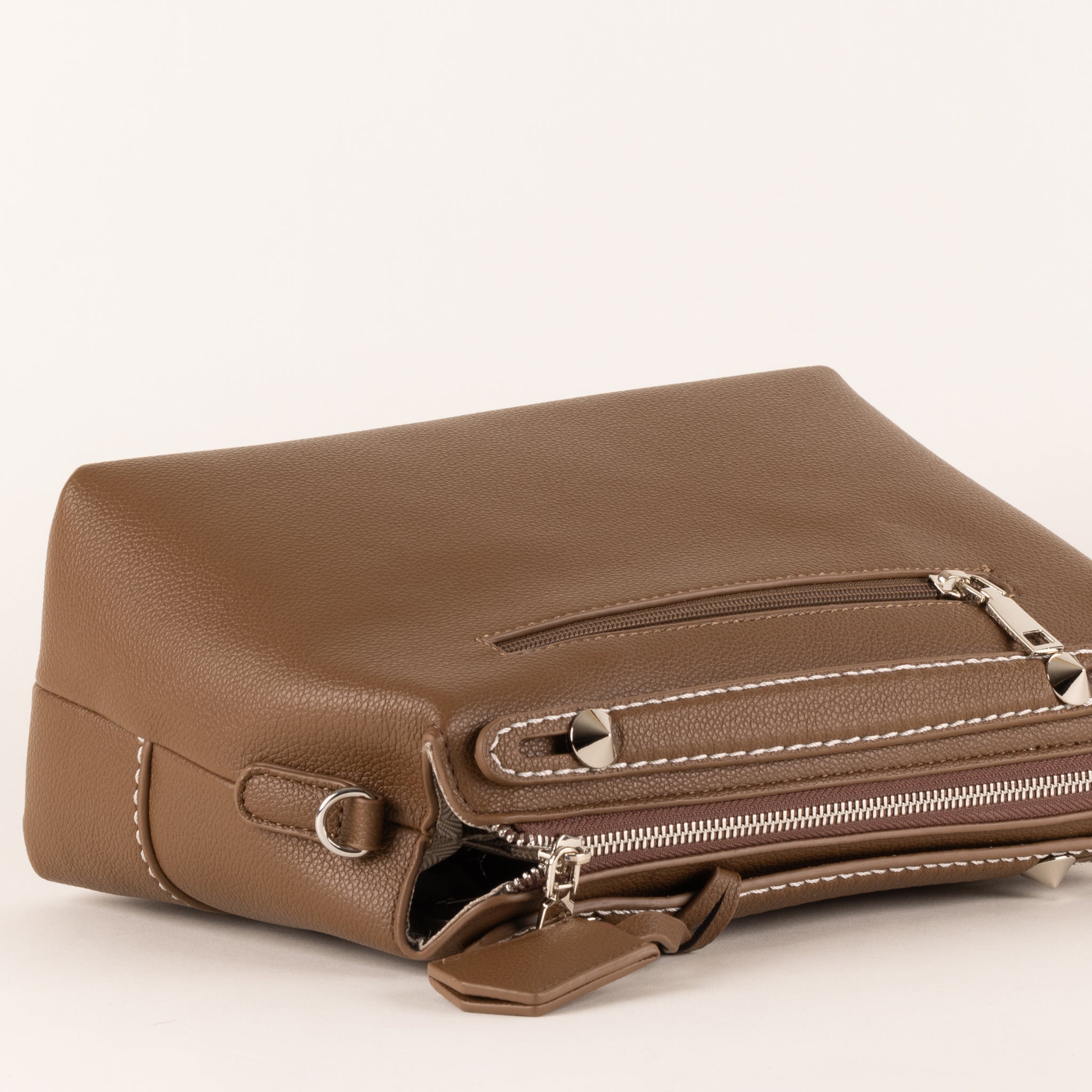 Brecon Hand Back 30 - Brown
