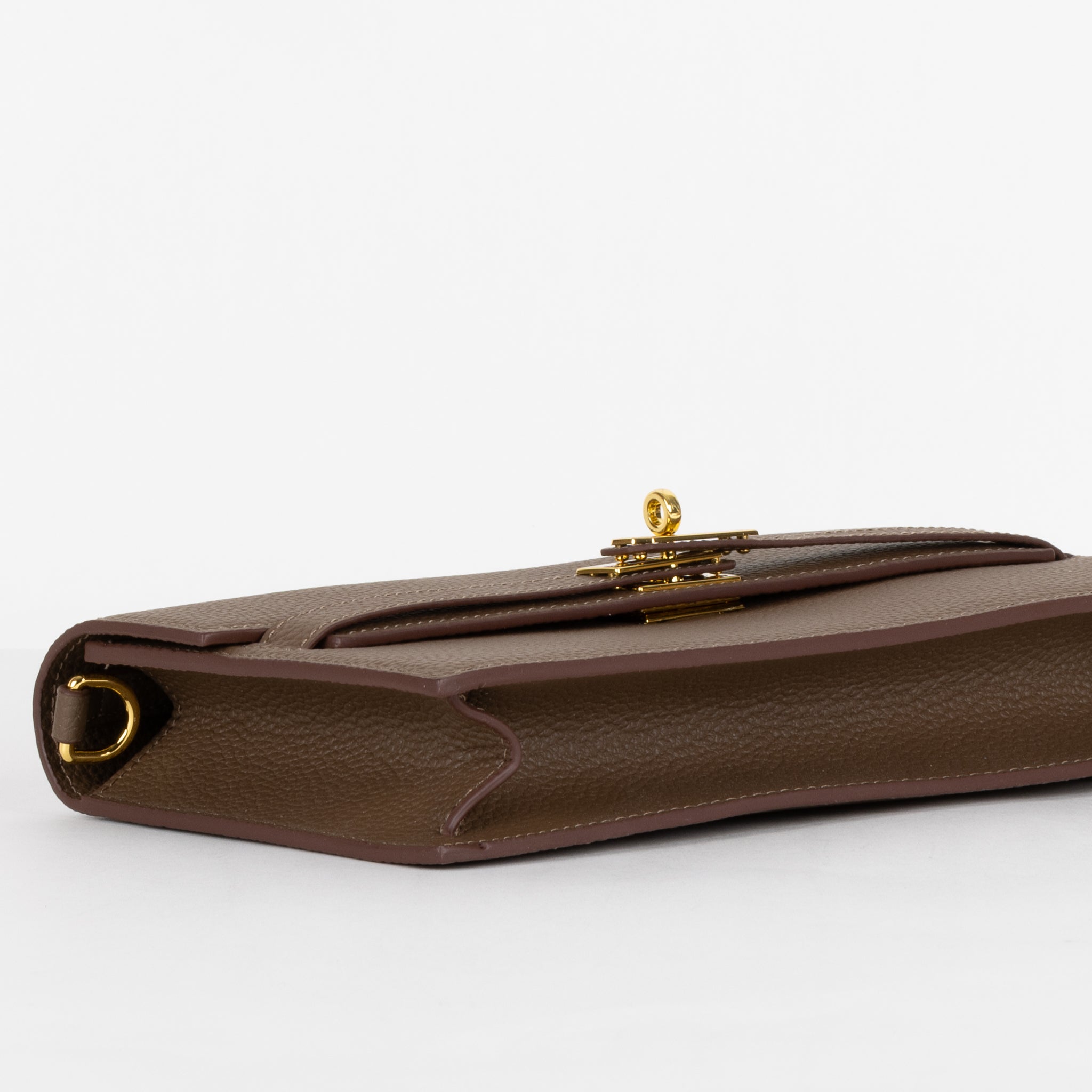 Embrayage en cuir camélia 24 - arachide