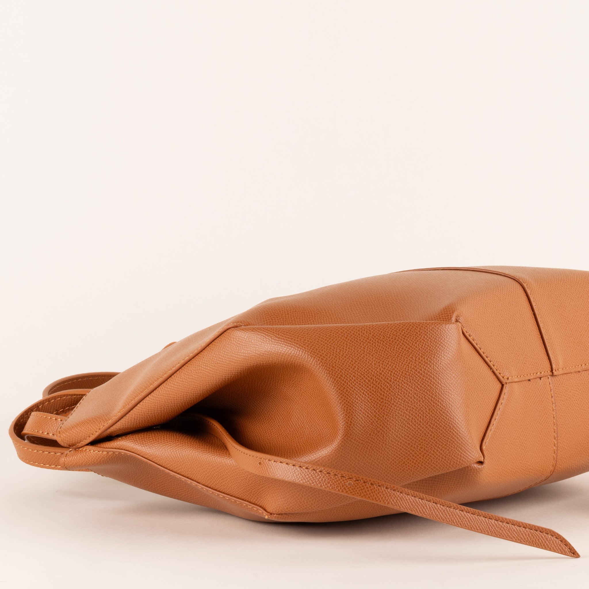 Conwie Laukku 30 - Kamelinvärinen