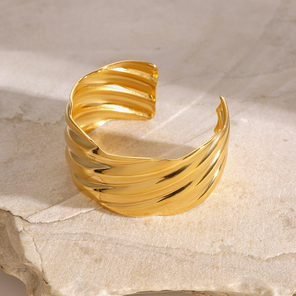 Fluid Bangle