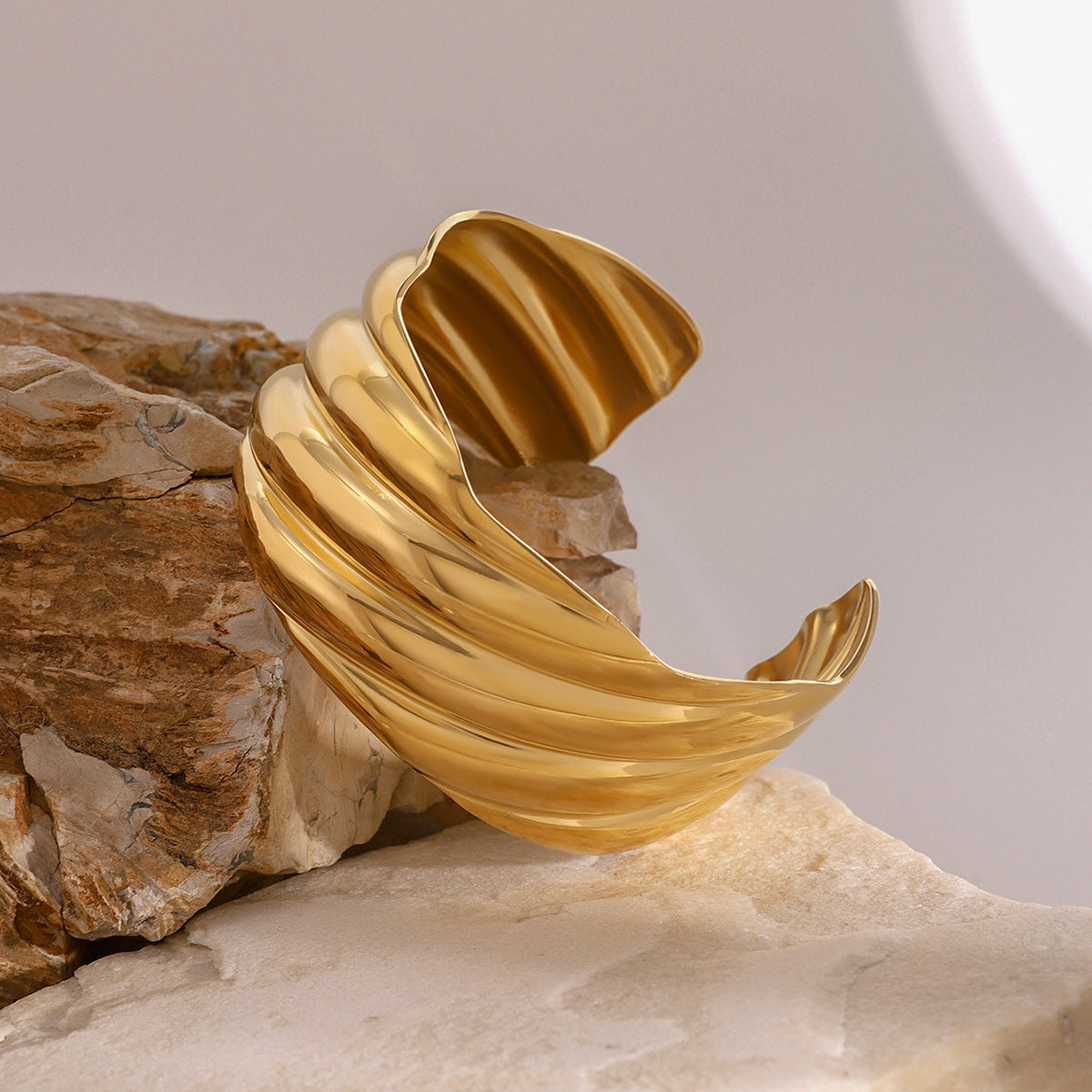 Fluid Bangle