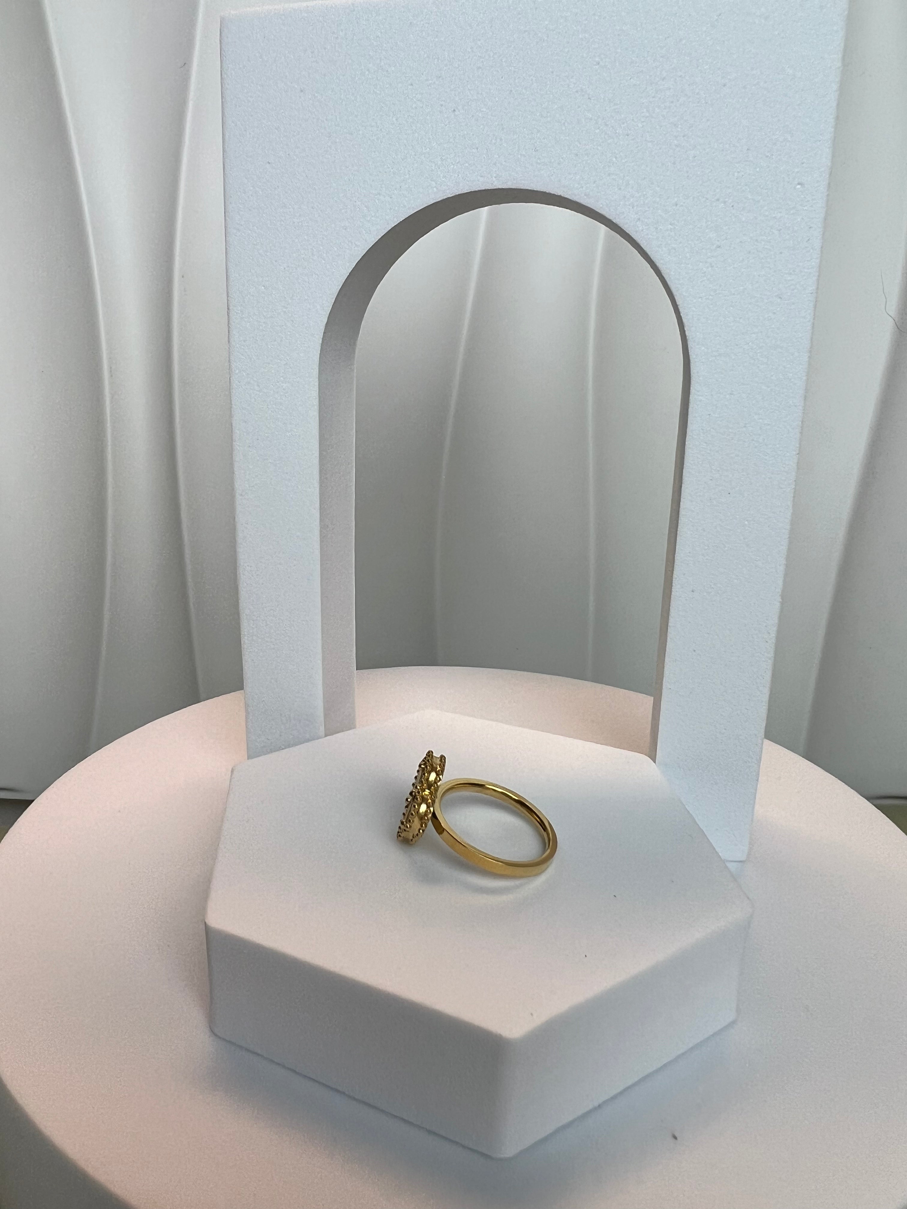 Emilia Firkløver Ring