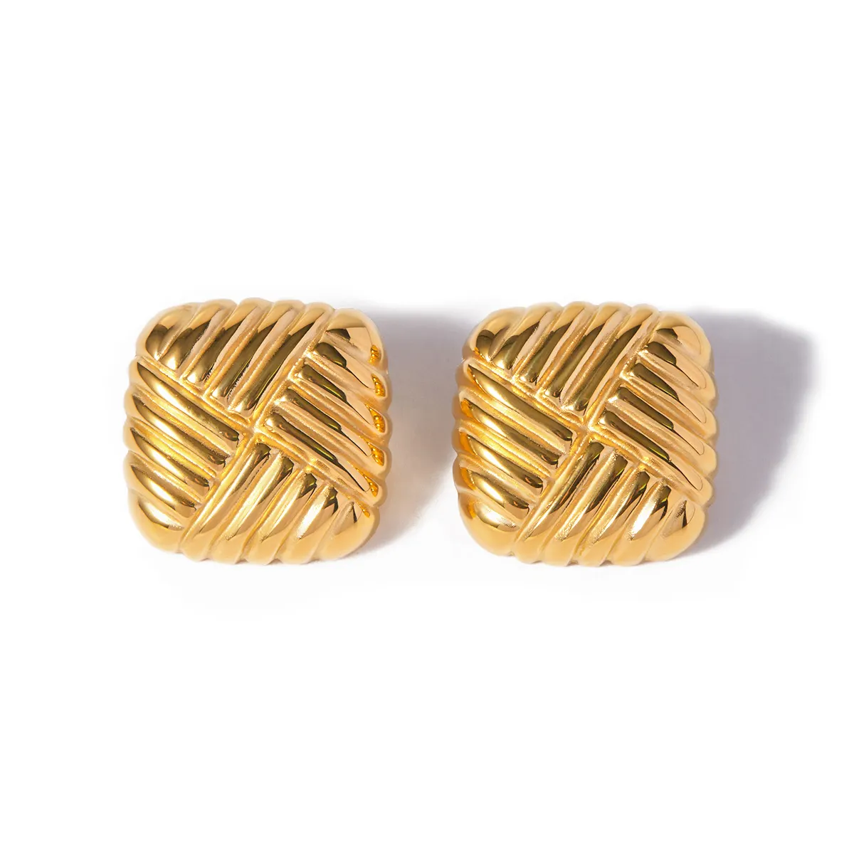 Boucles d'oreilles carrées manuelles