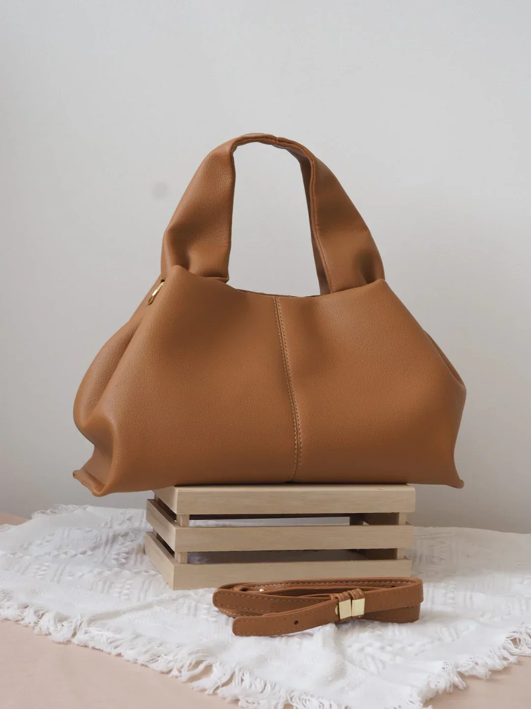Wexford Handbag 30 - Camel