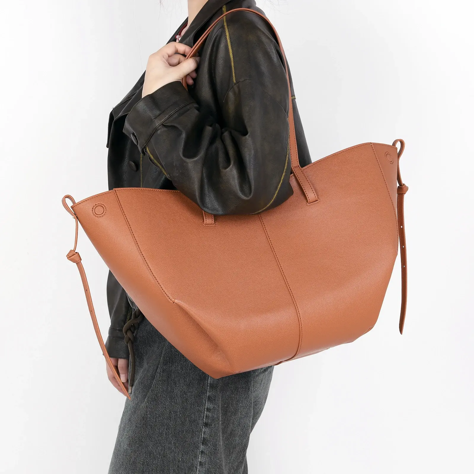 Newport Bag 35 - kameli