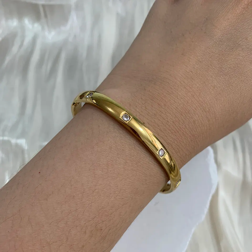 Elsa Bangle