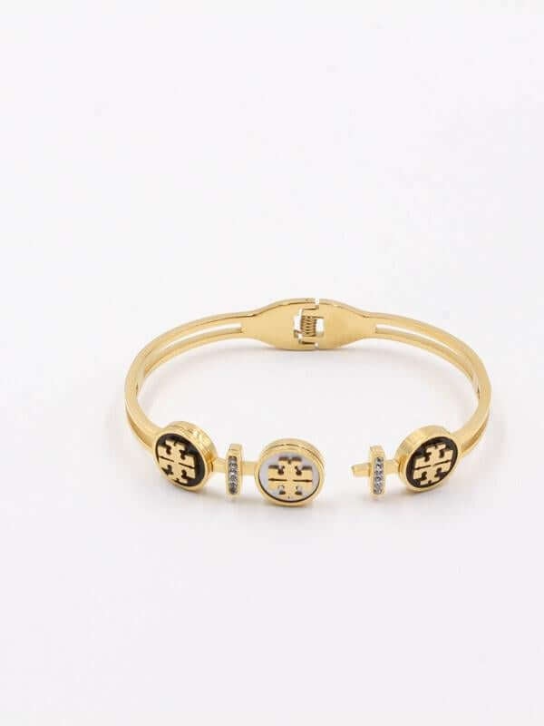 Flavia Bangle