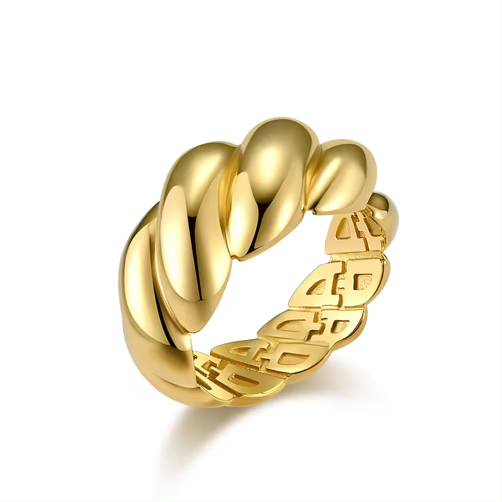 Maxima Croissant Ring