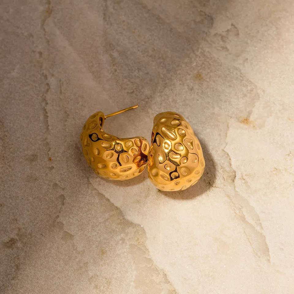 Paloma Studs