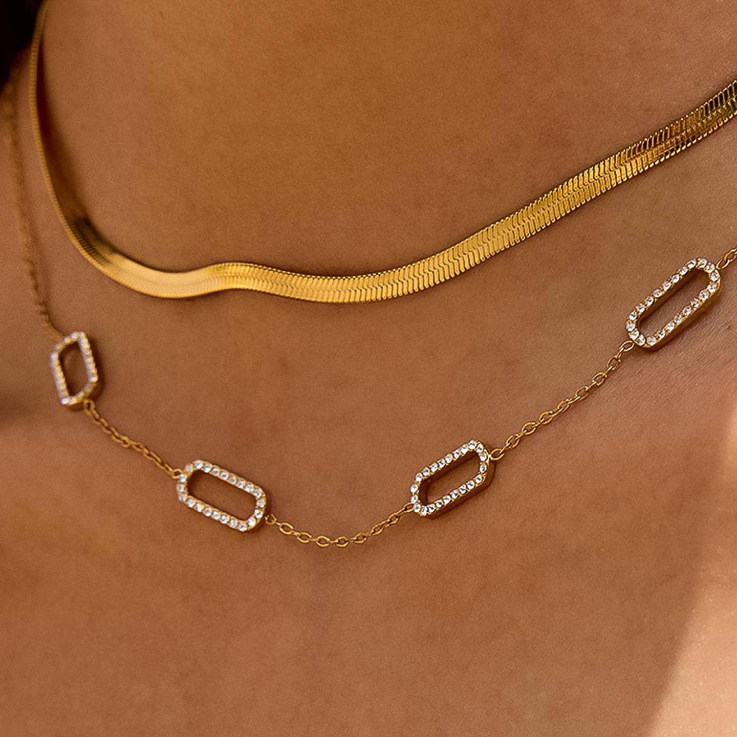 Victoria  Halsband