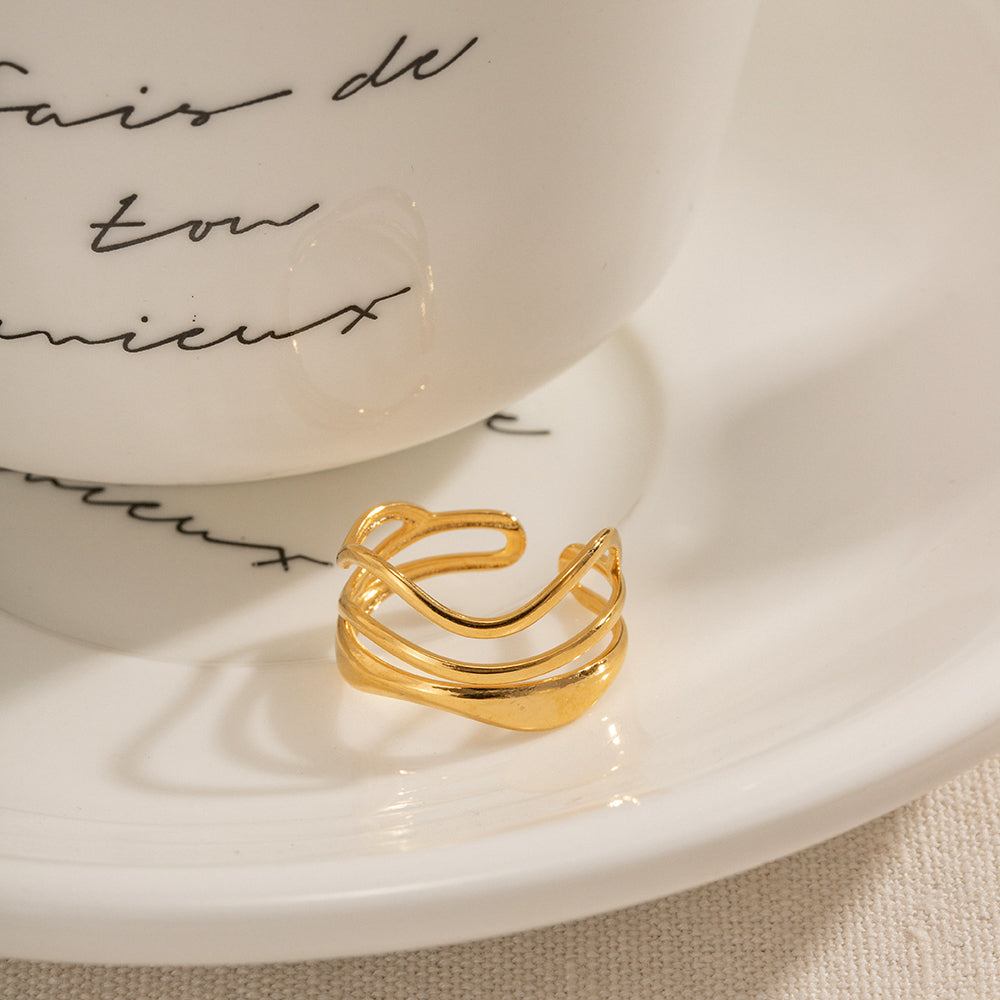 Waves Ring