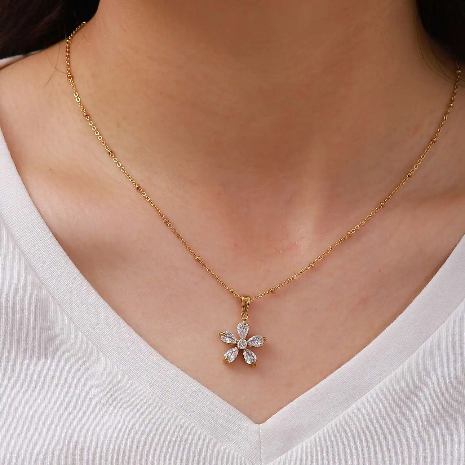 Feni Flower Necklace